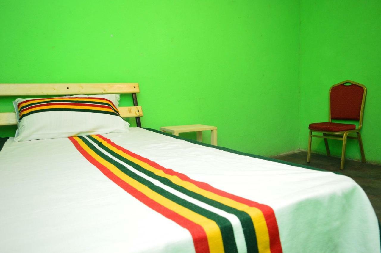 Chef Wondim Backpackers Hostel Гондер Екстериор снимка
